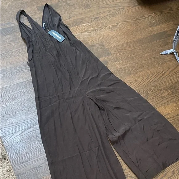 Mod cloth VNECK Sleeveless Jumpsuit - Picture 1 of 1